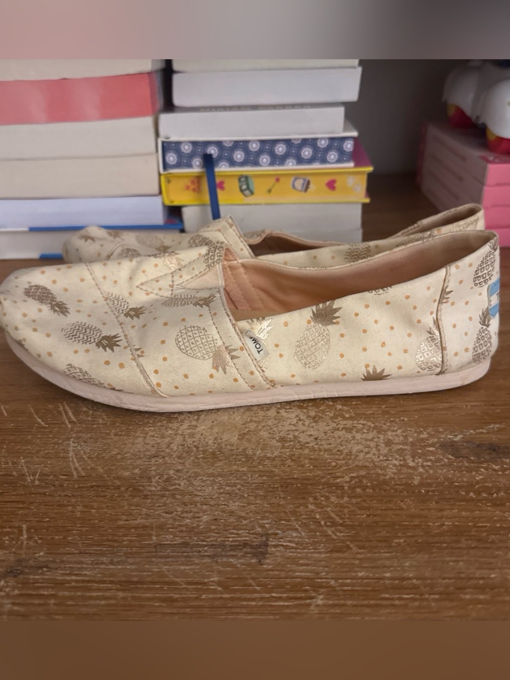 Toms pineapple slip ons